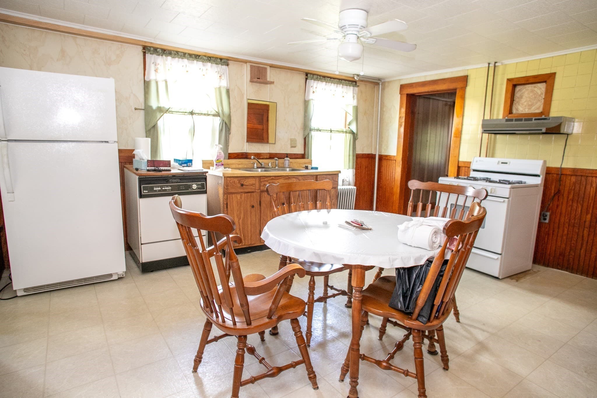 Single Family Residence at 202 Pierce St, Leominster MA 01453, Leominster, photo 19 of 42