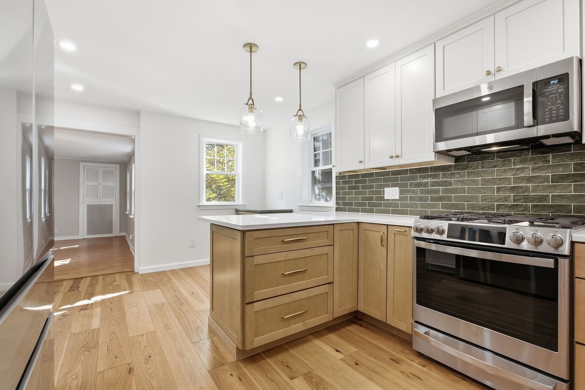 Single Family Residence at 330 Haven St, Reading MA 01867, Reading, photo 12 of 42