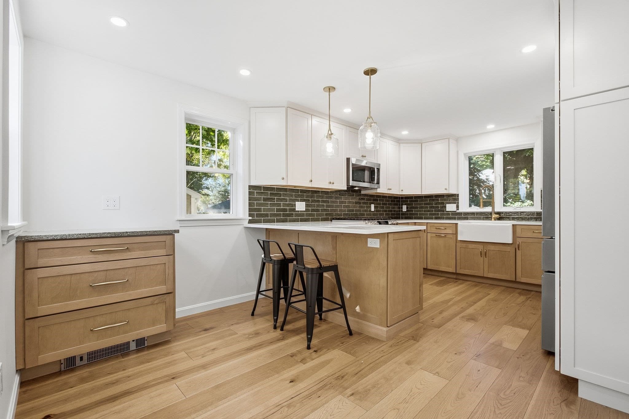 Single Family Residence at 330 Haven St, Reading MA 01867, Reading, photo 8 of 42