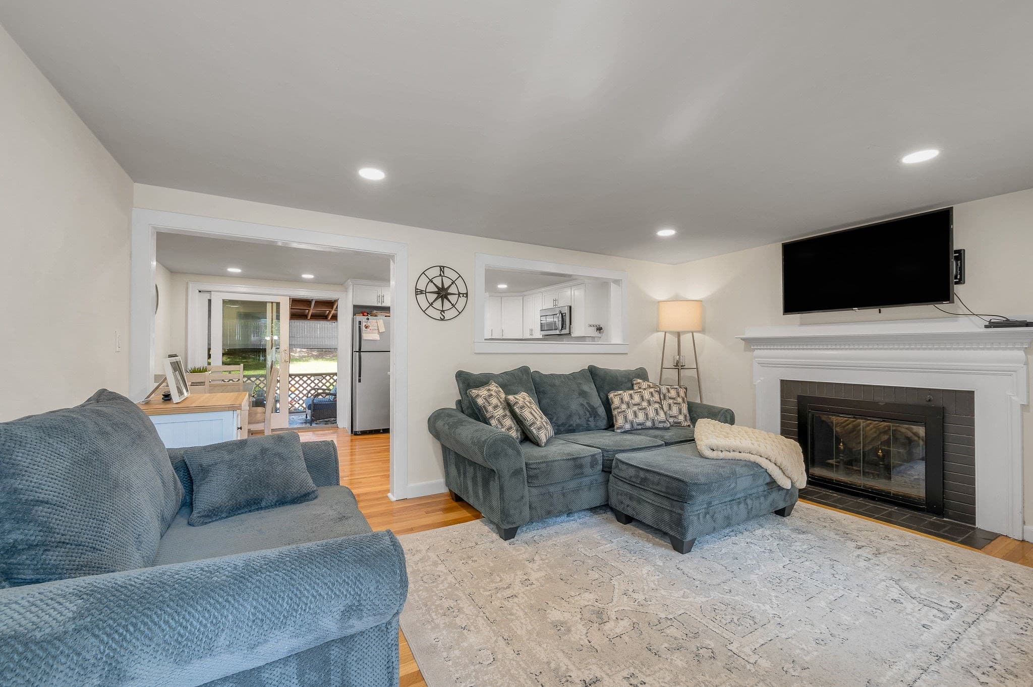 Single Family Residence at 13 Cedar St, Chelmsford MA 01863, Chelmsford, photo 4 of 37