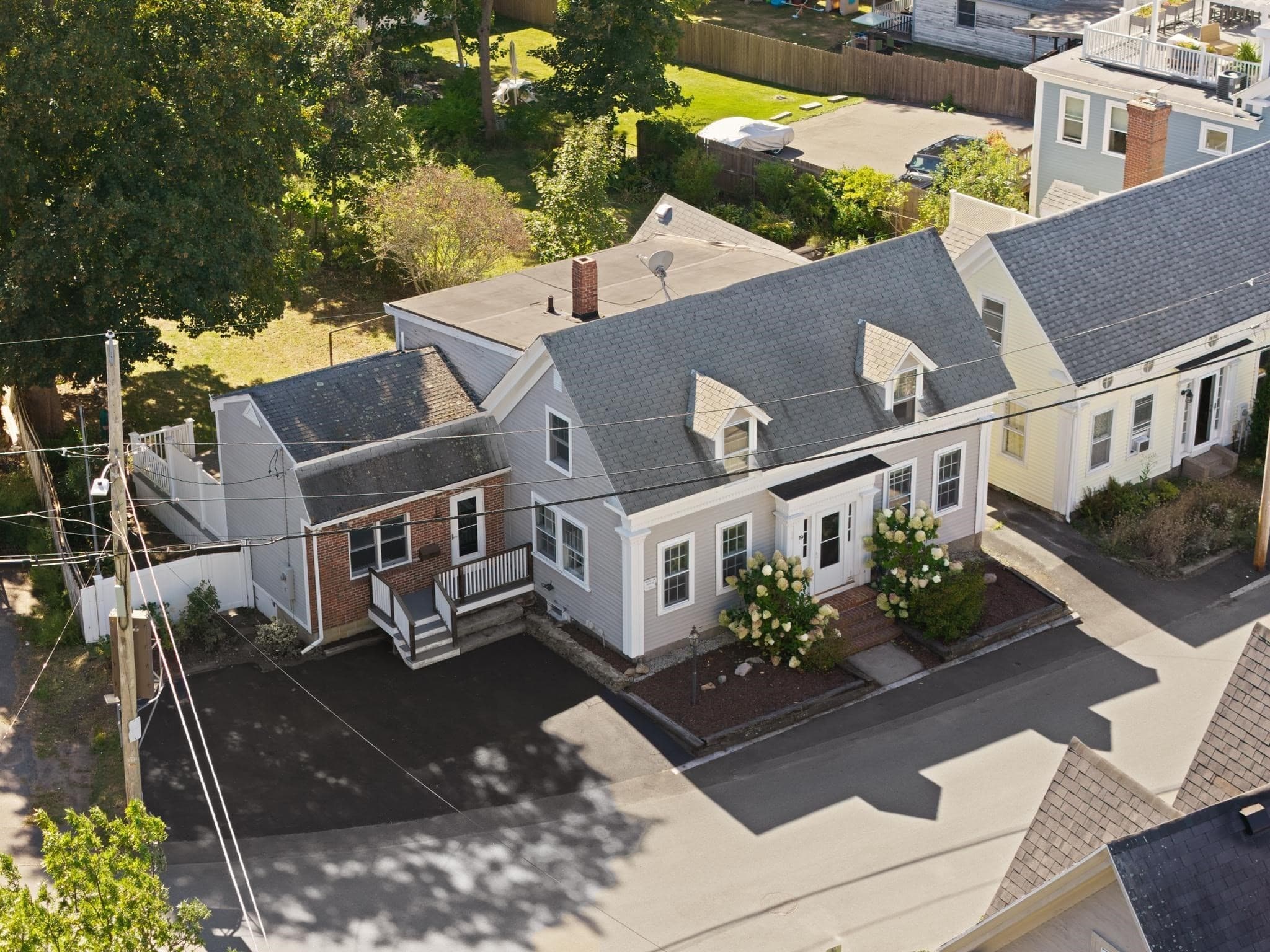 Single Family Residence at 19 Highland St, Gloucester MA 01930, Gloucester, photo 3 of 40