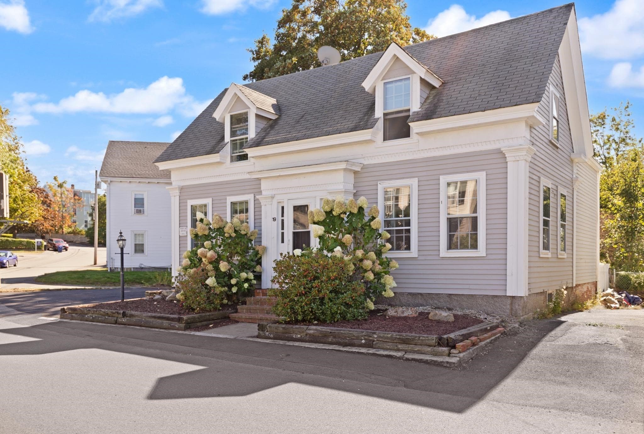 19 Highland St, Gloucester MA 01930