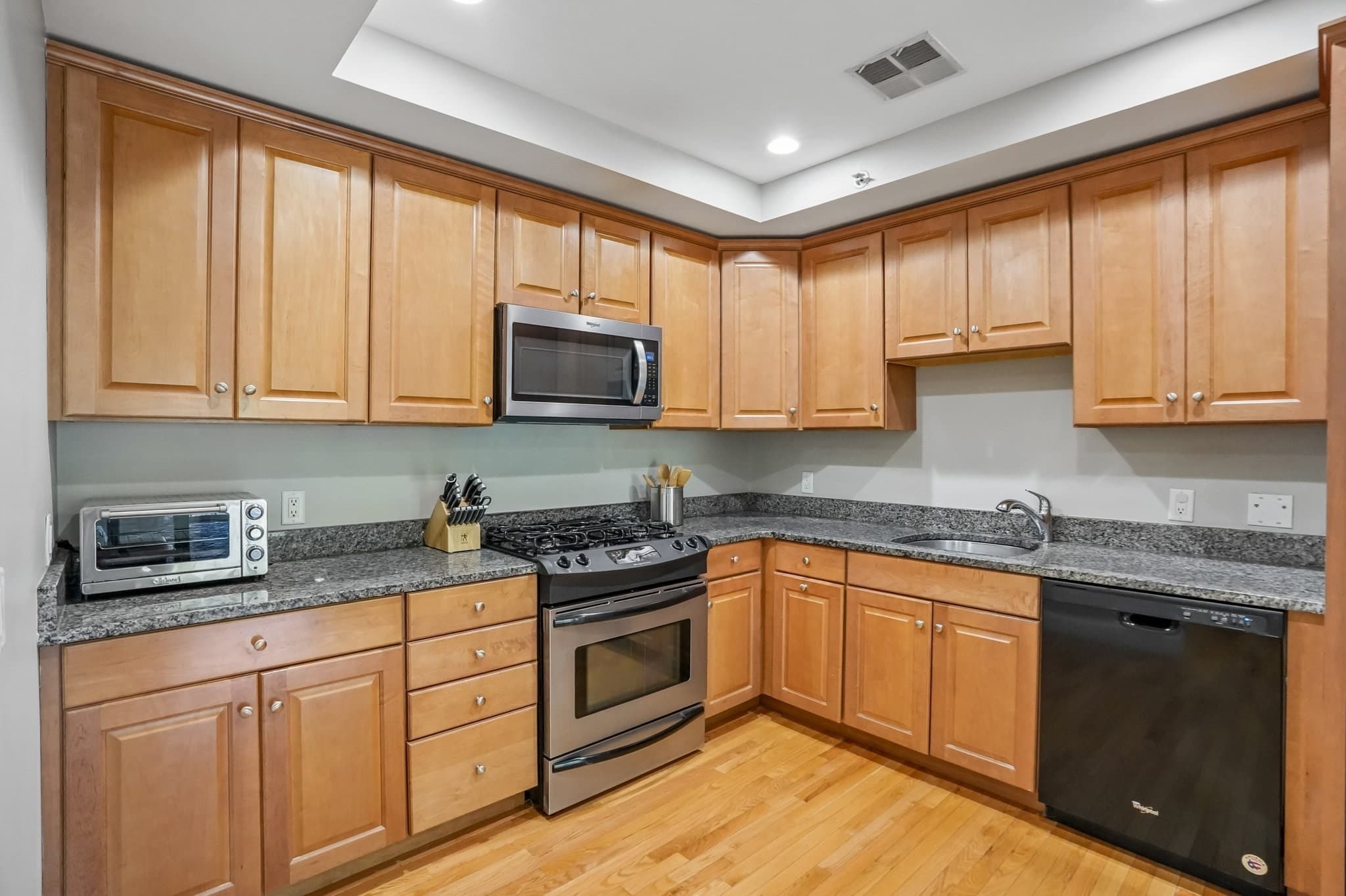 Condominium at 328 Copeland St # 3A, Quincy MA 02169, Quincy, photo 10 of 21