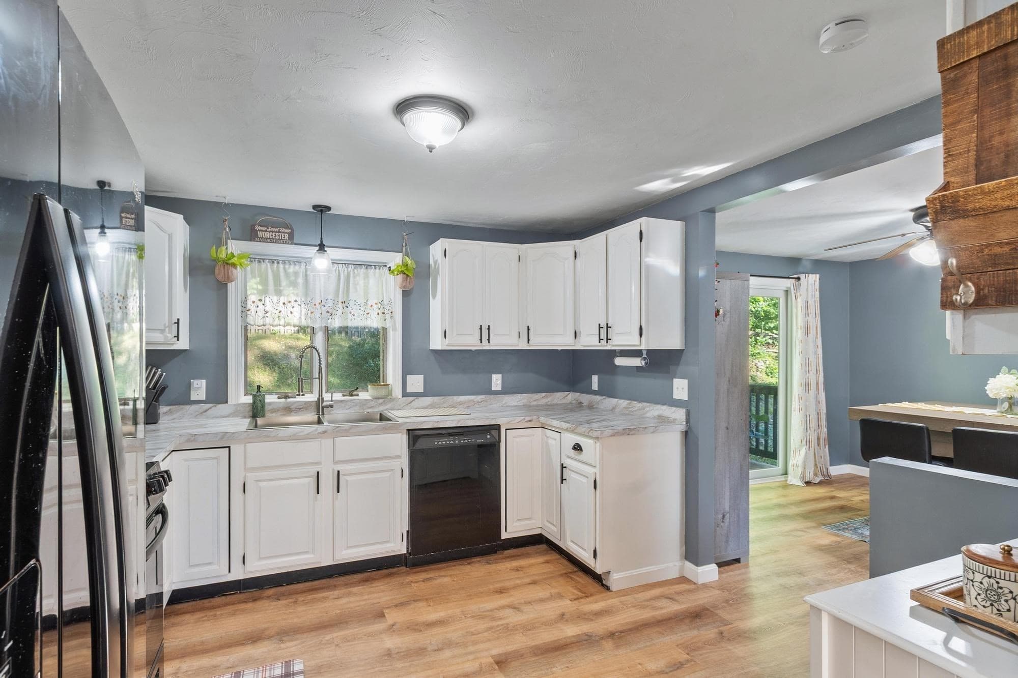 Single Family Residence at 77 Darnell Road, Worcester MA 01606, Worcester, photo 12 of 38