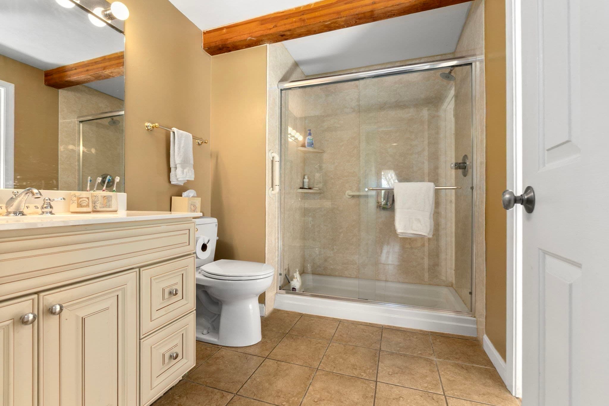 Condominium at 612 Essex Ave # 5, Gloucester MA 01930, Gloucester, photo 18 of 34