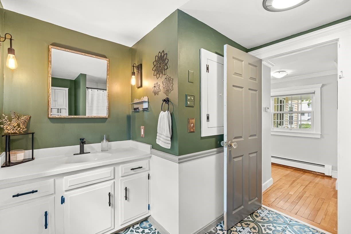 Single Family Residence at 8 Moore Road, Westford MA 01886, Westford, photo 17 of 40