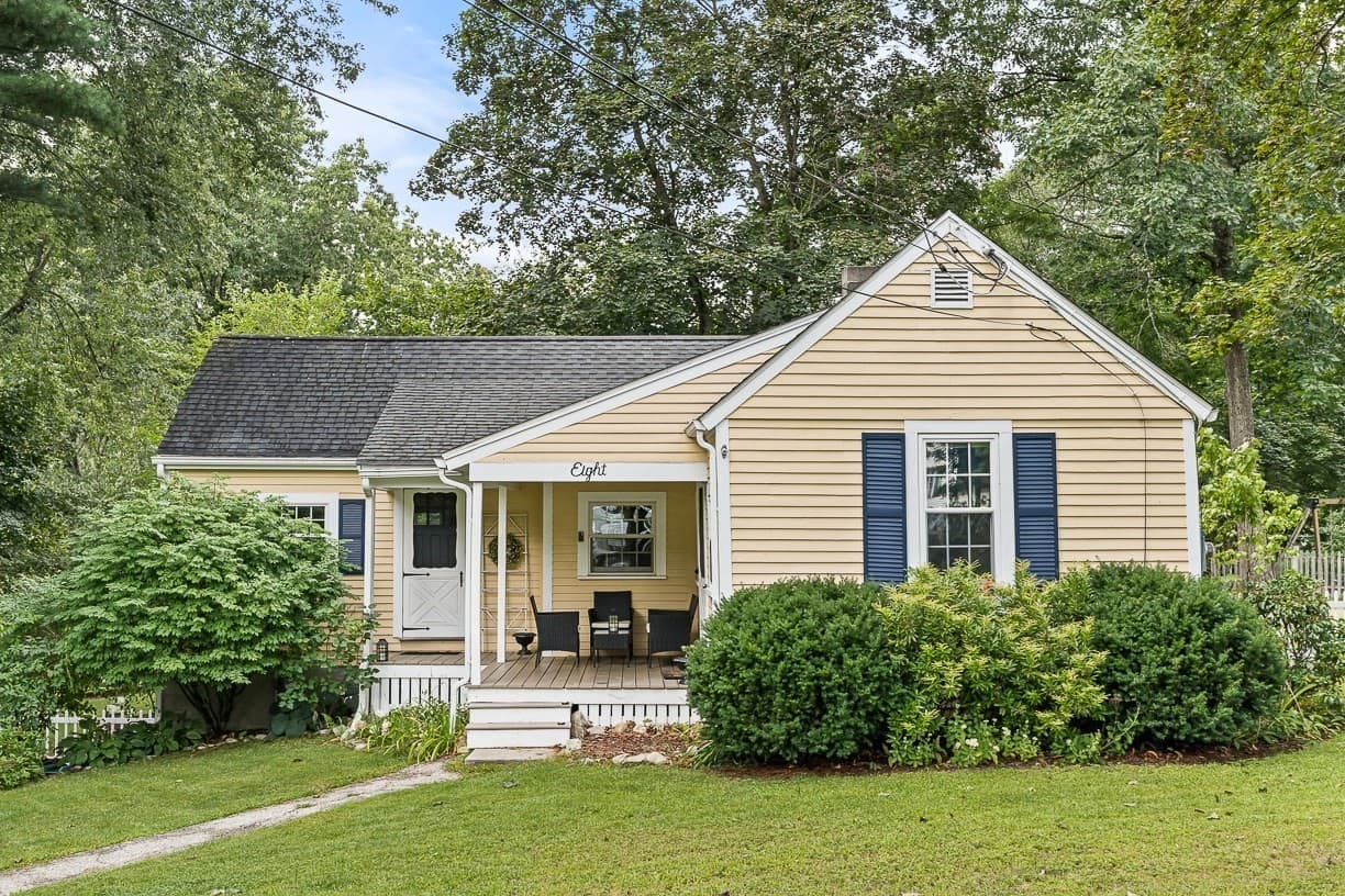 8 Moore Road, Westford MA 01886