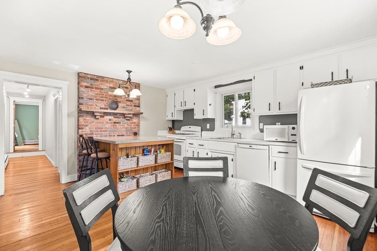 Single Family Residence at 8 Moore Road, Westford MA 01886, Westford, photo 5 of 40