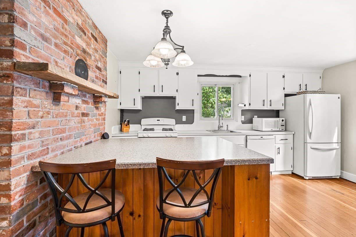 Single Family Residence at 8 Moore Road, Westford MA 01886, Westford, photo 9 of 40