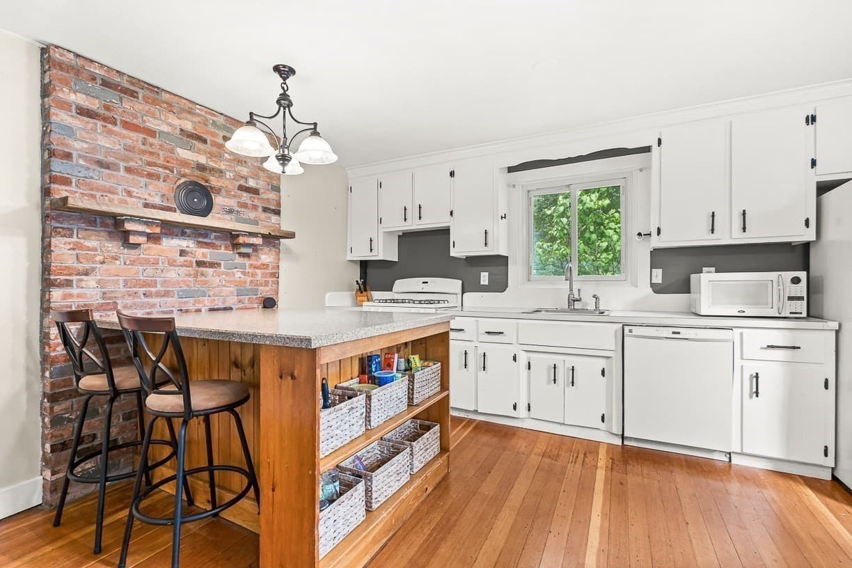Single Family Residence at 8 Moore Road, Westford MA 01886, Westford, photo 8 of 40