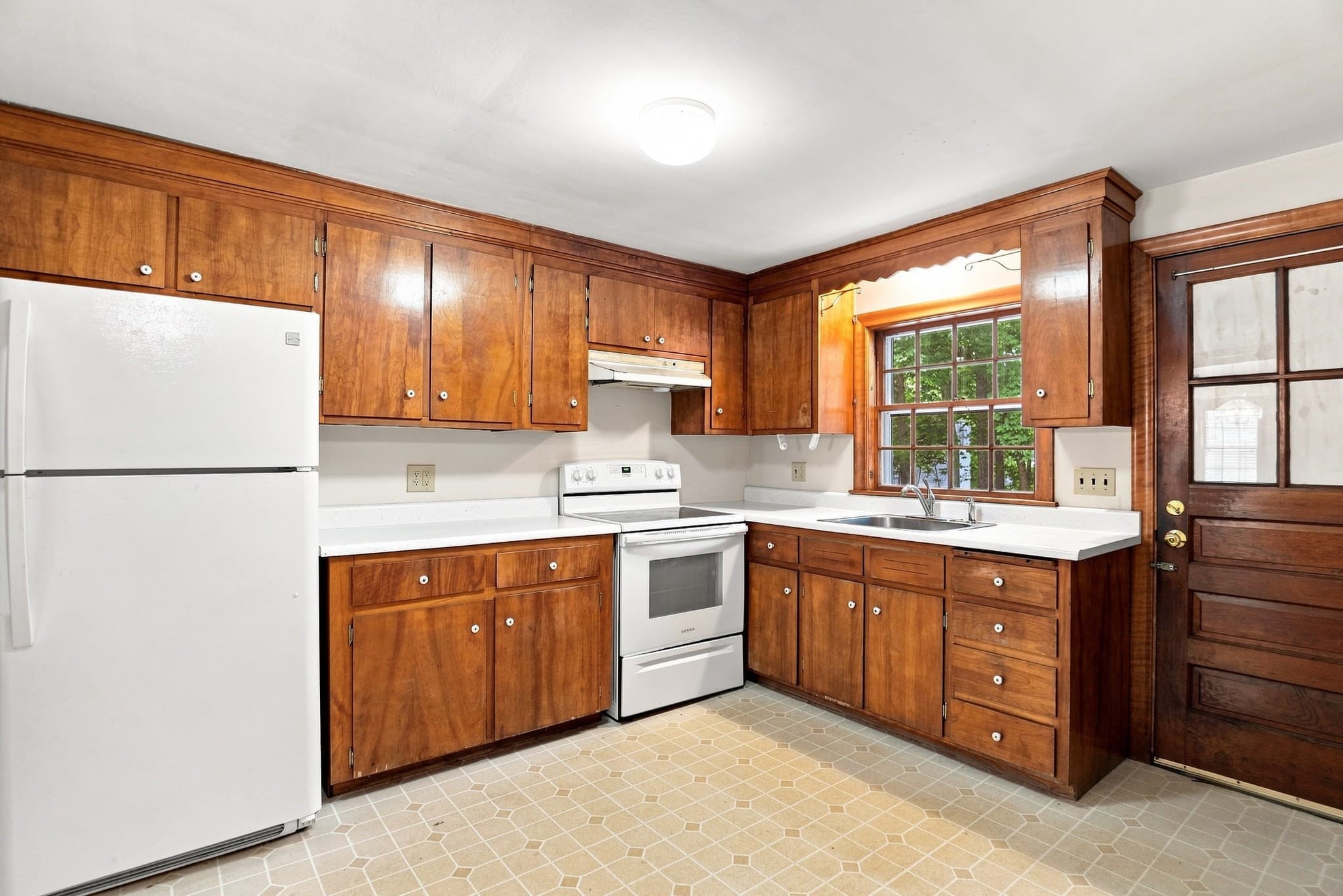 Single Family Residence at 38 Millham St, Marlborough MA 01752, Marlborough, photo 22 of 32