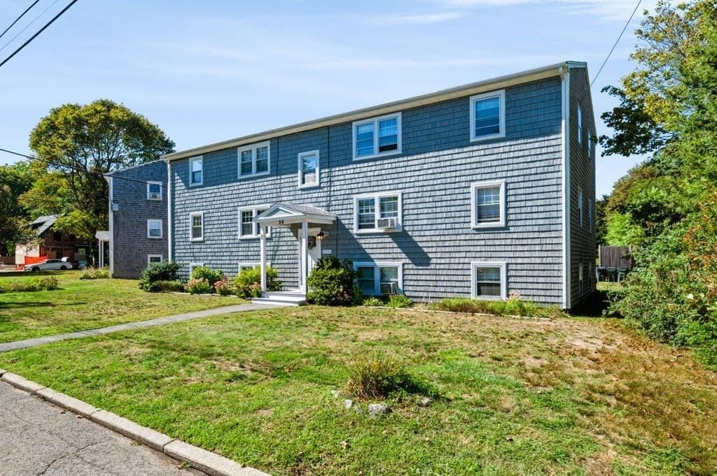 Condominium at 20 Beacon Ave # 3, Newburyport MA 01950, Newburyport, photo 2 of 26