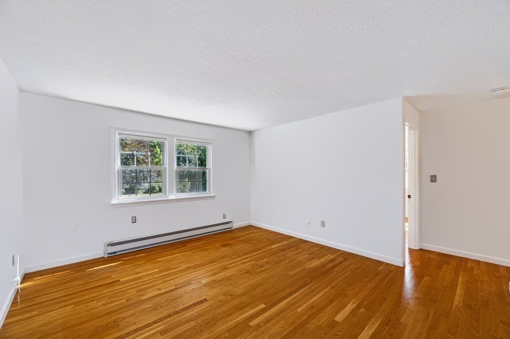Condominium at 20 Beacon Ave # 3, Newburyport MA 01950, Newburyport, photo 7 of 26