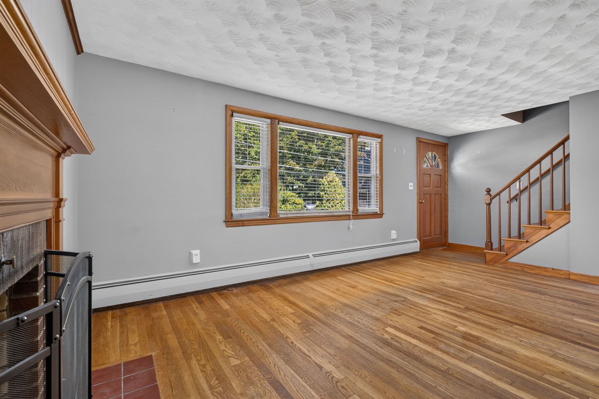 Single Family Residence at 38 Park Ave, Reading MA 01867, Reading, photo 5 of 28