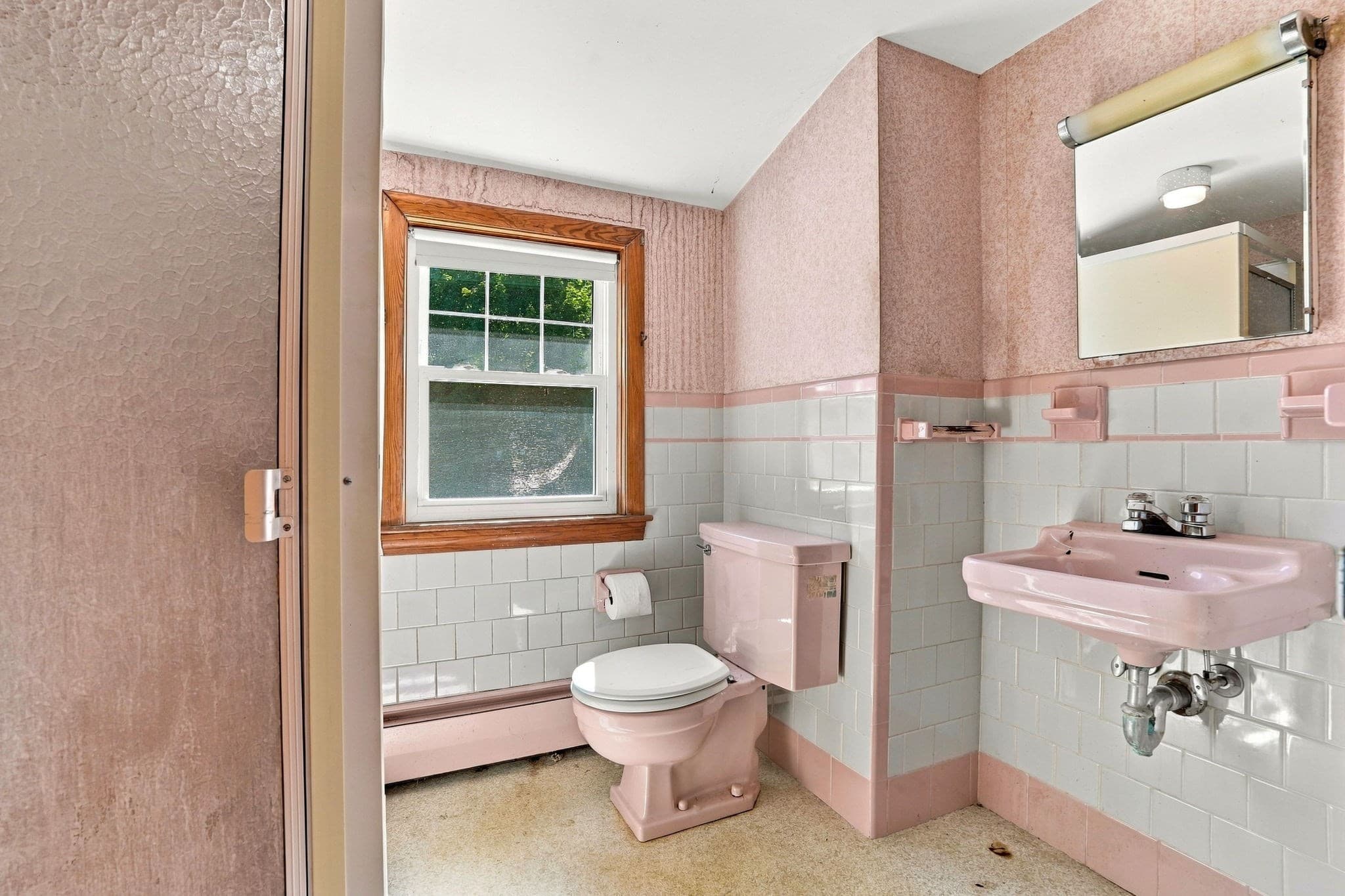 Single Family Residence at 38 Park Ave, Reading MA 01867, Reading, photo 14 of 28