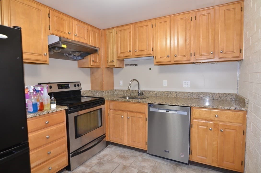 Condominium at 185 Quincy Shore Dr # 32, Quincy MA 02171, Quincy, photo 2 of 20