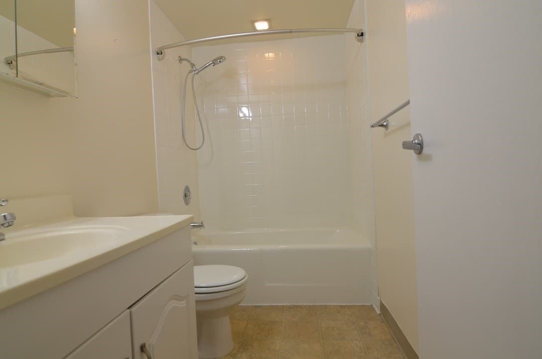 Condominium at 185 Quincy Shore Dr # 32, Quincy MA 02171, Quincy, photo 12 of 20