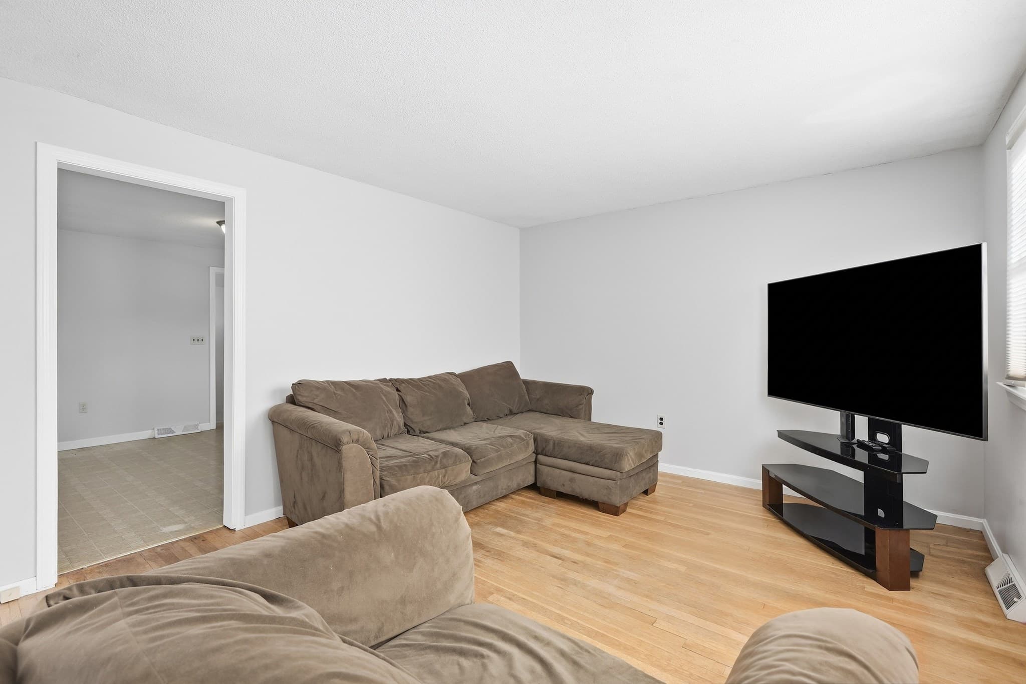 Single Family Residence at 444 Butman Rd., Lowell MA 01852, Lowell, photo 6 of 29