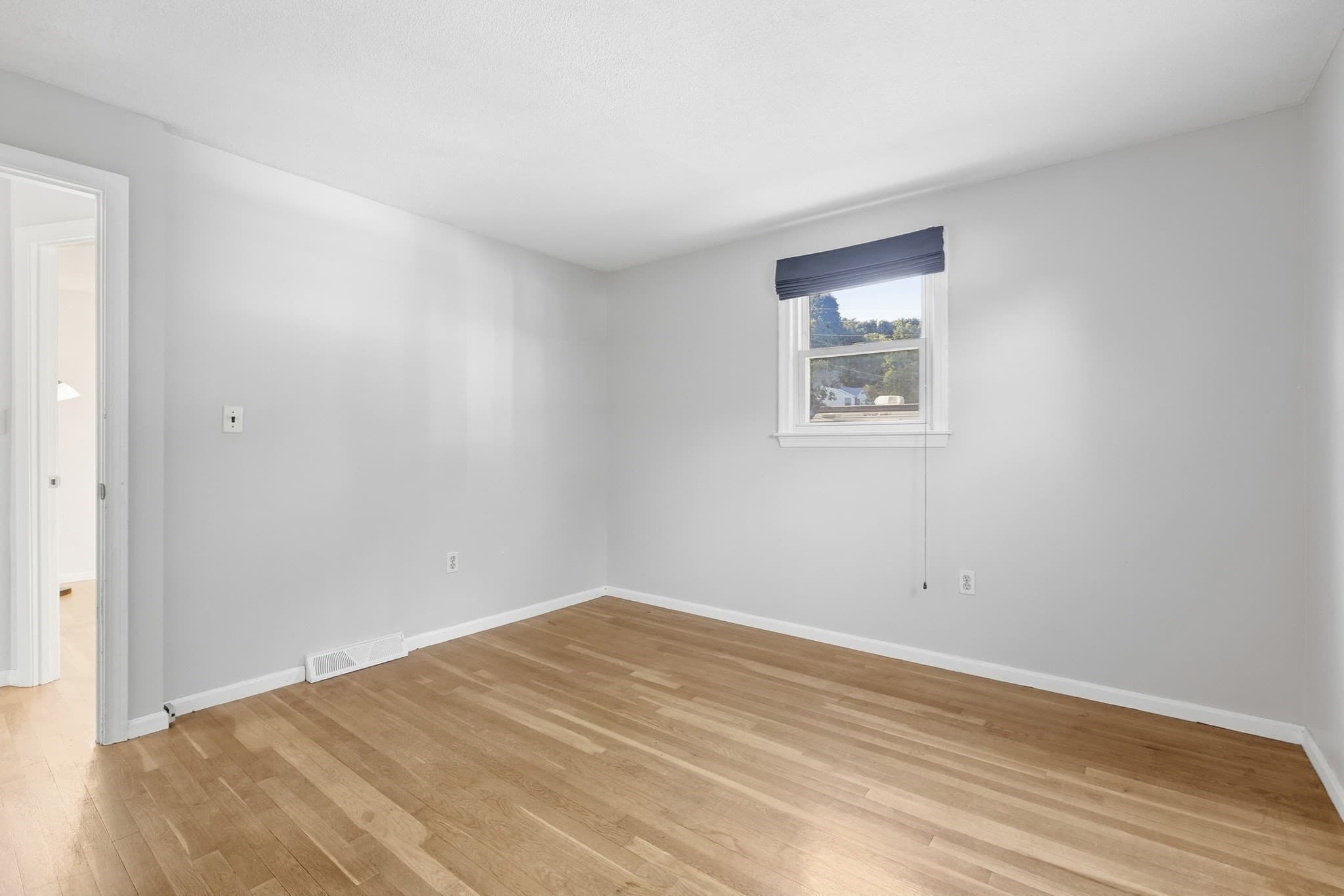 Single Family Residence at 444 Butman Rd., Lowell MA 01852, Lowell, photo 13 of 29