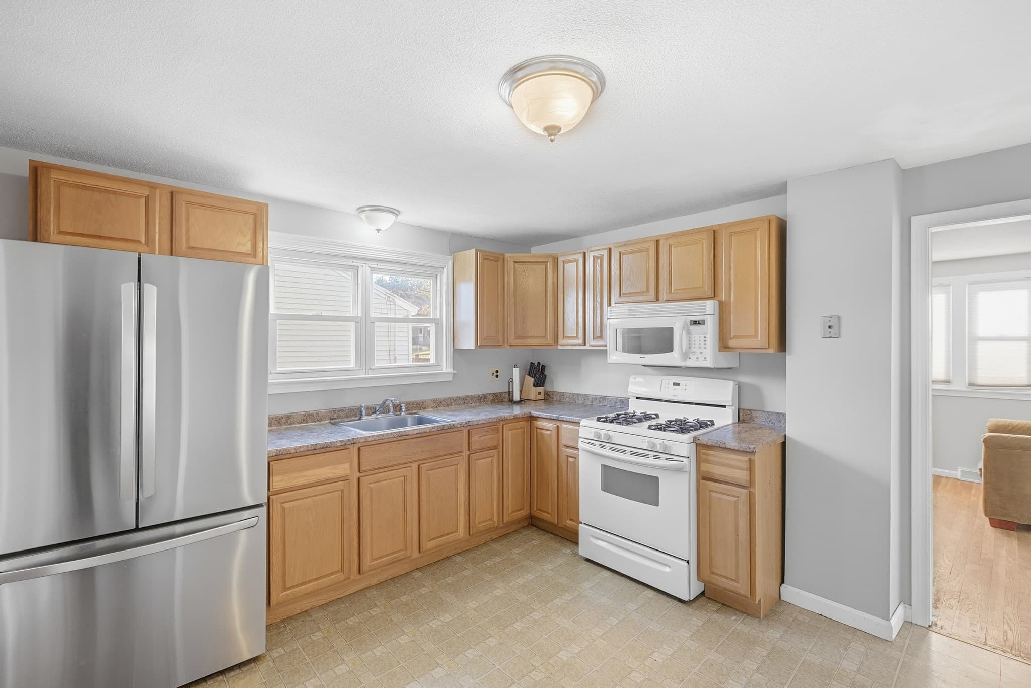 Single Family Residence at 444 Butman Rd., Lowell MA 01852, Lowell, photo 7 of 29