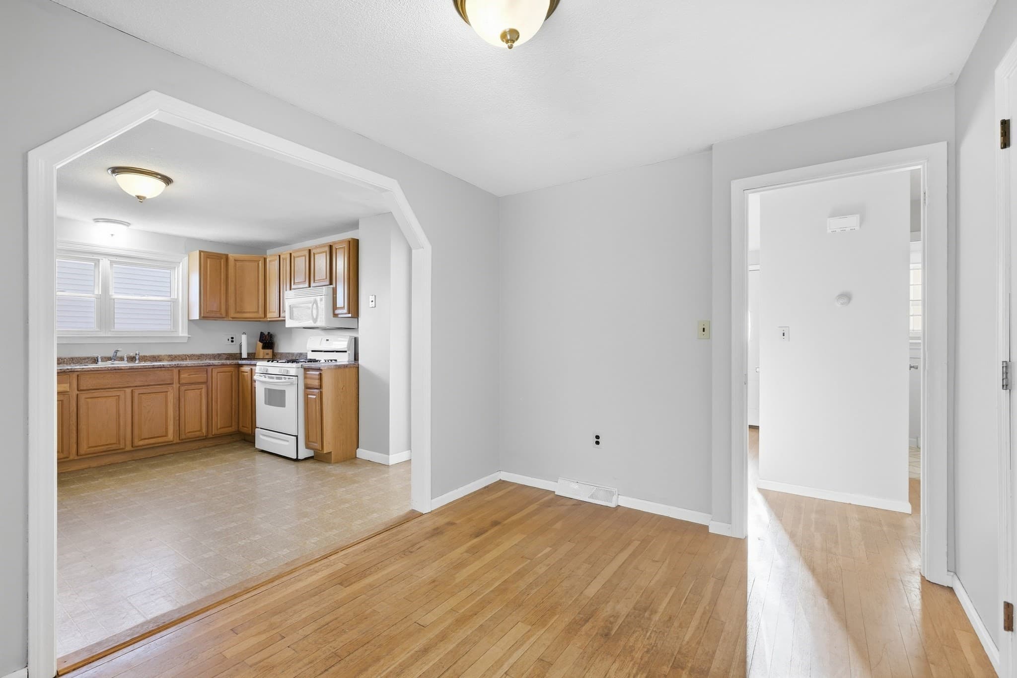 Single Family Residence at 444 Butman Rd., Lowell MA 01852, Lowell, photo 9 of 29
