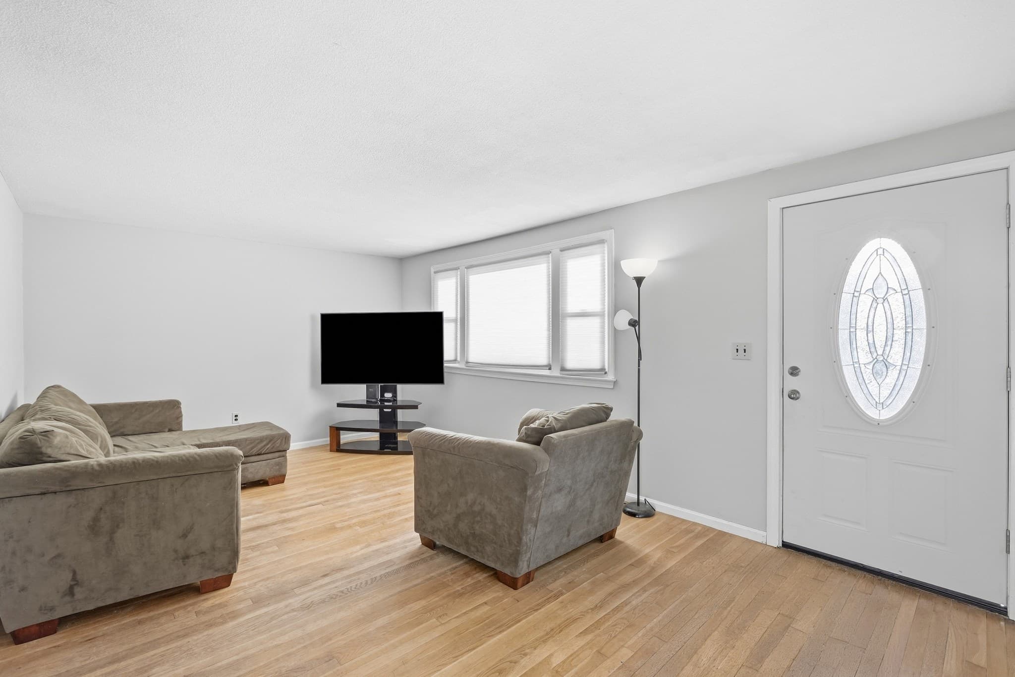 Single Family Residence at 444 Butman Rd., Lowell MA 01852, Lowell, photo 4 of 29