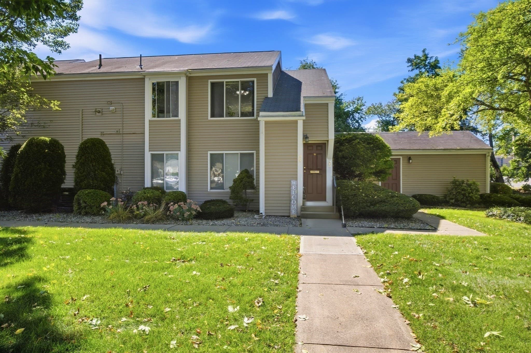 Condominium at 25 Nassau Dr # 25, Springfield MA 01129, Springfield, photo 3 of 30
