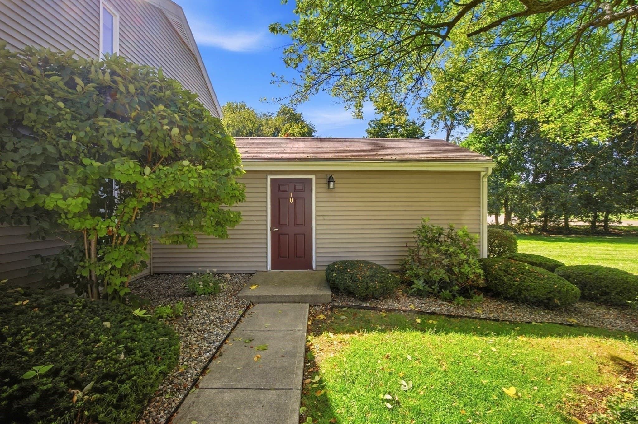 Condominium at 25 Nassau Dr # 25, Springfield MA 01129, Springfield, photo 24 of 30