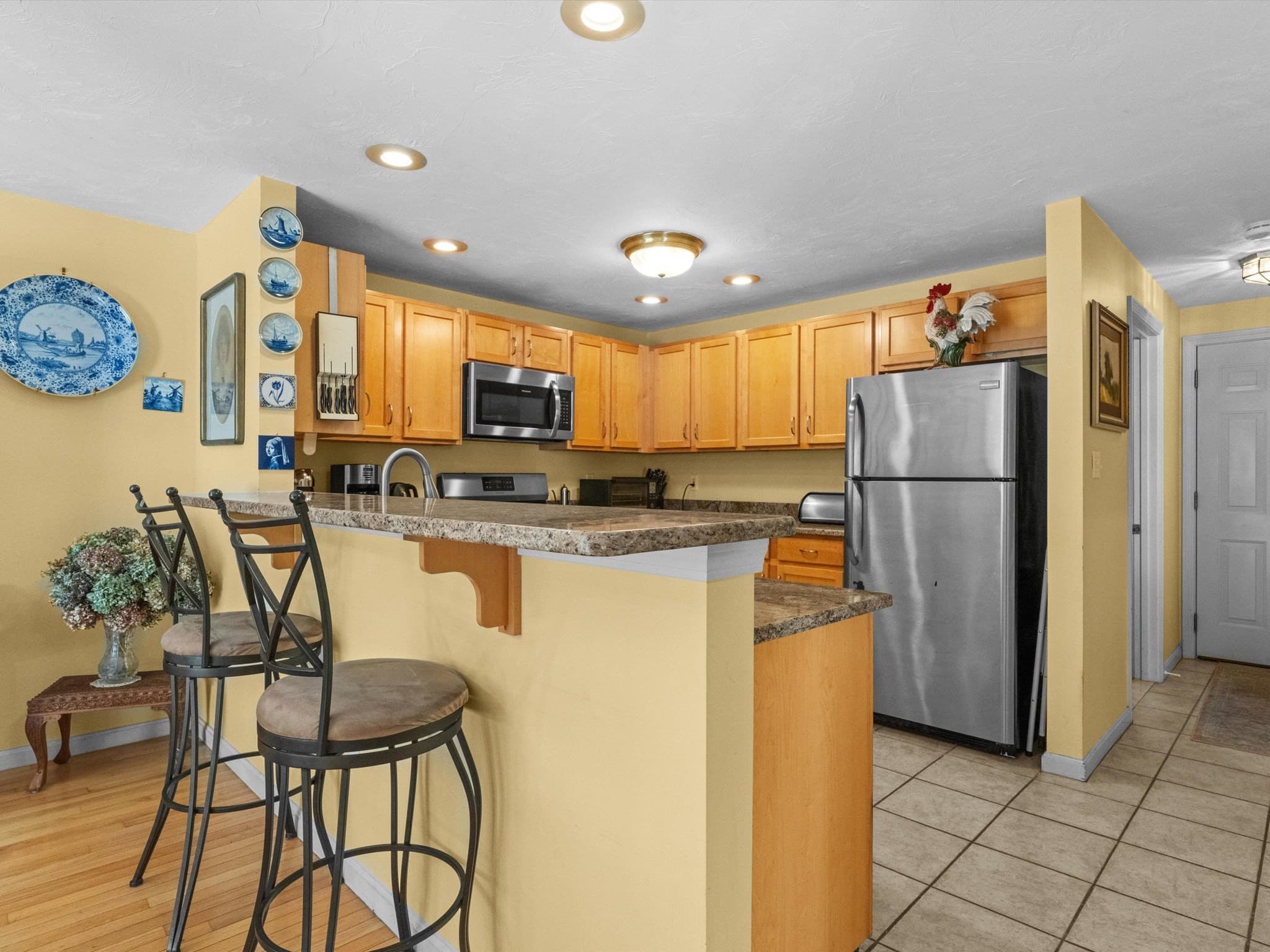 Condominium at 29 Coldspring Dr # B, Sutton MA 01590, Sutton, photo 14 of 42
