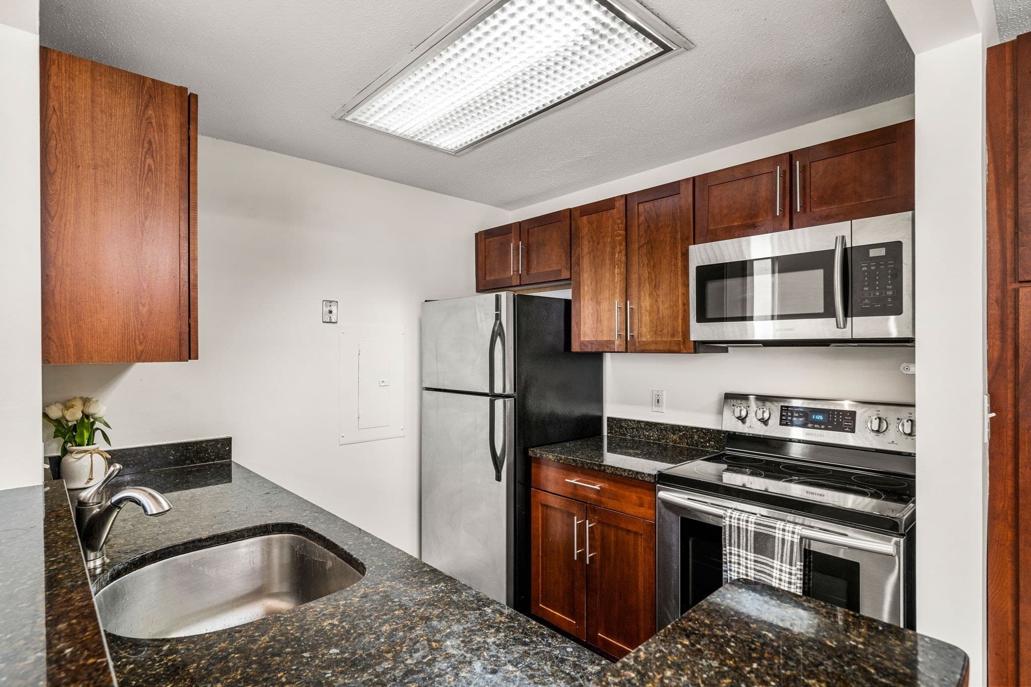 Condominium at 169 Monsignor O'brien Hwy # 305, Cambridge MA 02141, Cambridge, photo 6 of 40