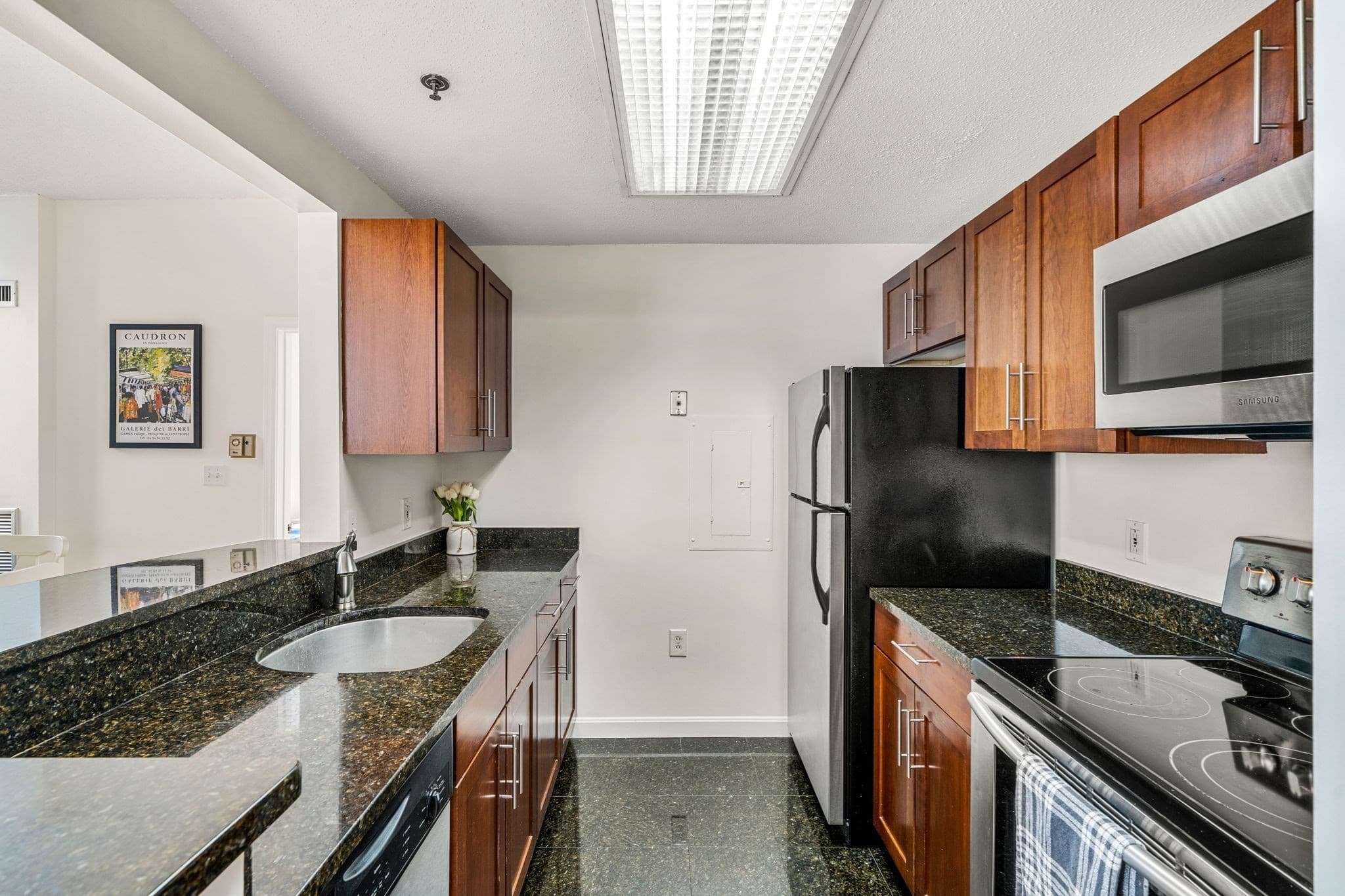 Condominium at 169 Monsignor O'brien Hwy # 305, Cambridge MA 02141, Cambridge, photo 7 of 40