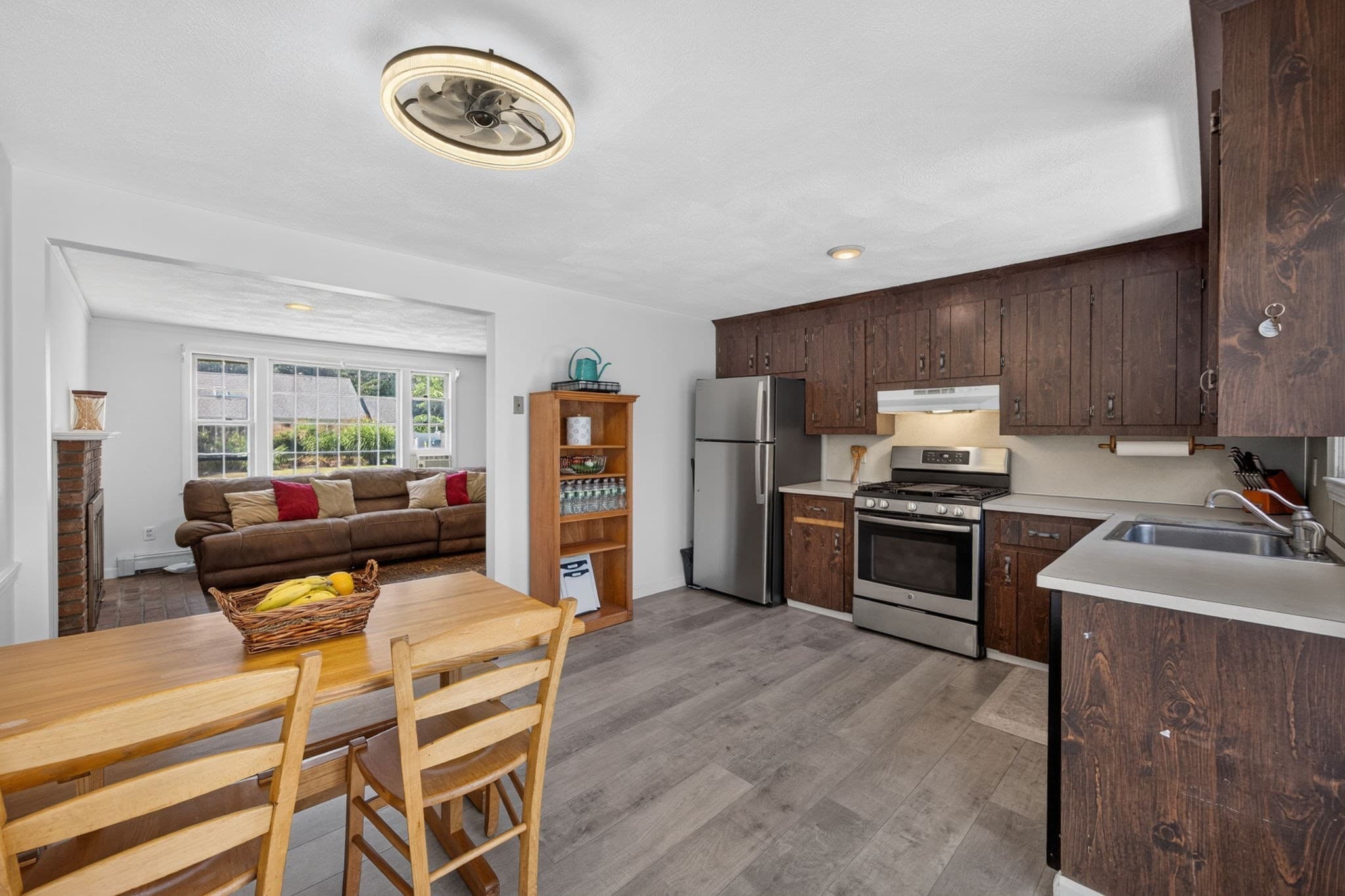 Single Family Residence at 39 Kerrywood Dr, Falmouth MA 02536, Falmouth, photo 6 of 30