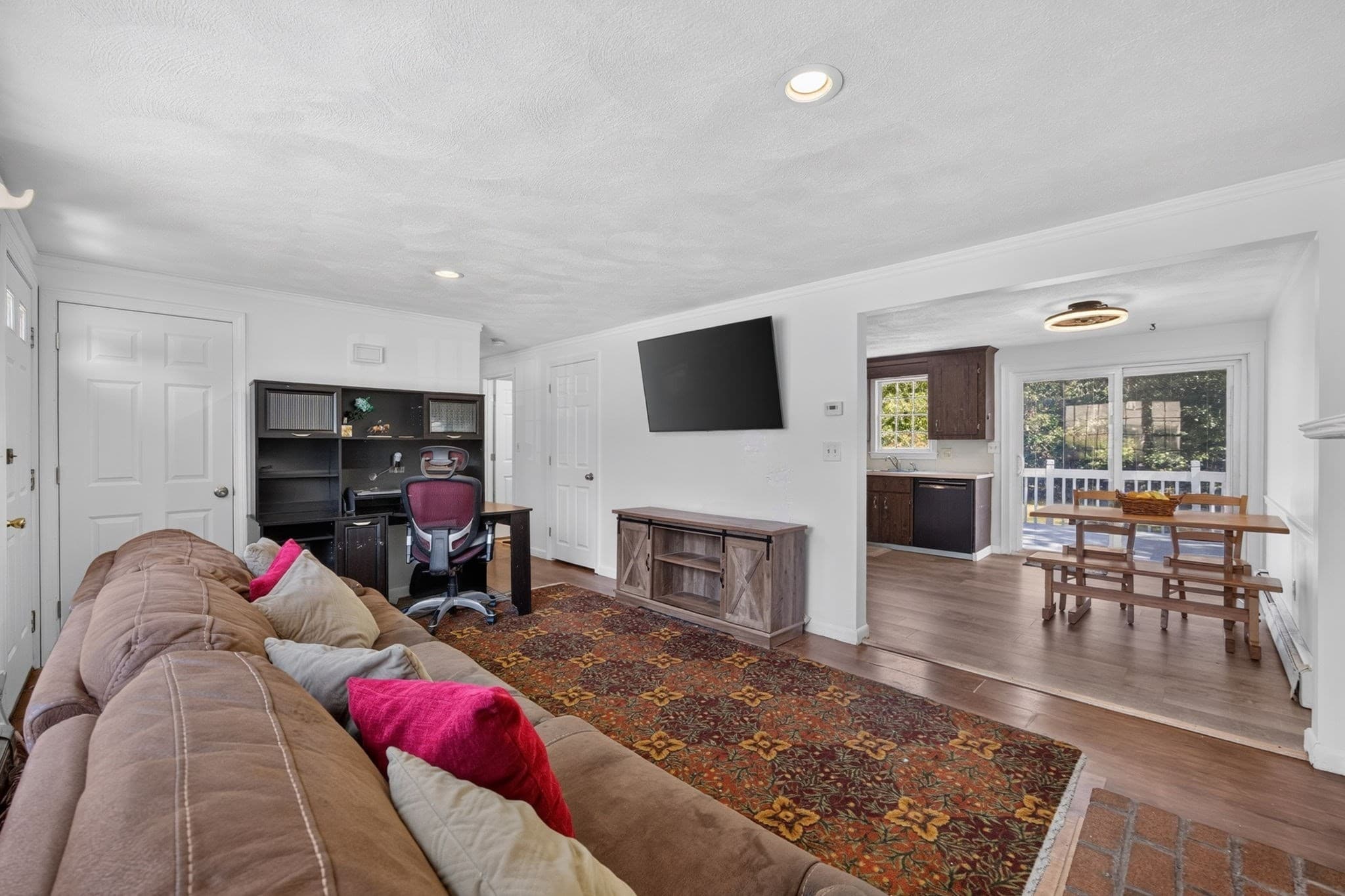 Single Family Residence at 39 Kerrywood Dr, Falmouth MA 02536, Falmouth, photo 5 of 30
