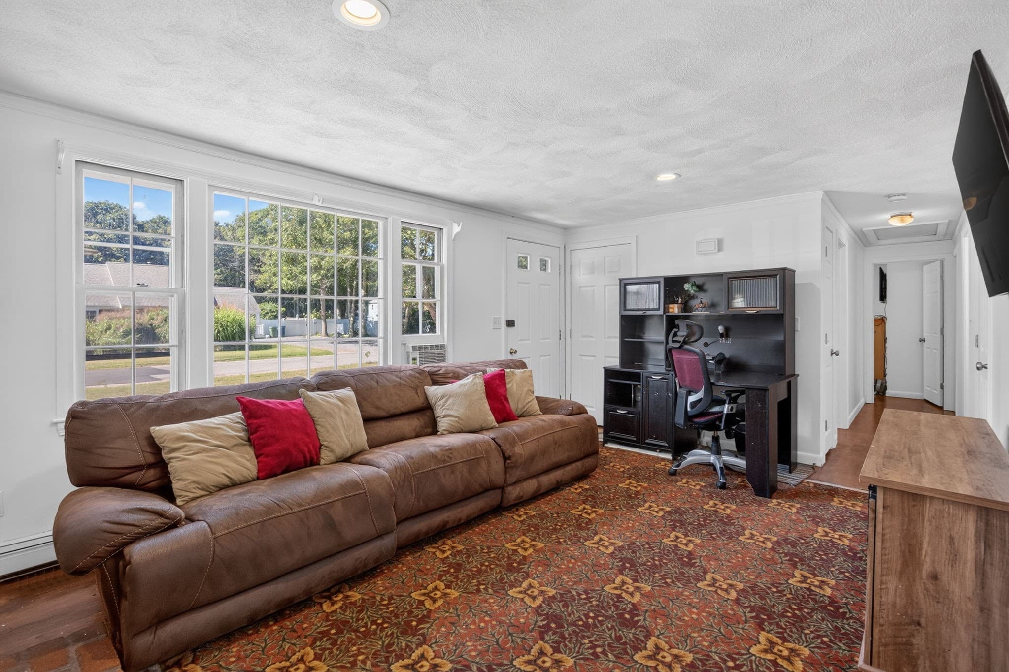 Single Family Residence at 39 Kerrywood Dr, Falmouth MA 02536, Falmouth, photo 4 of 30
