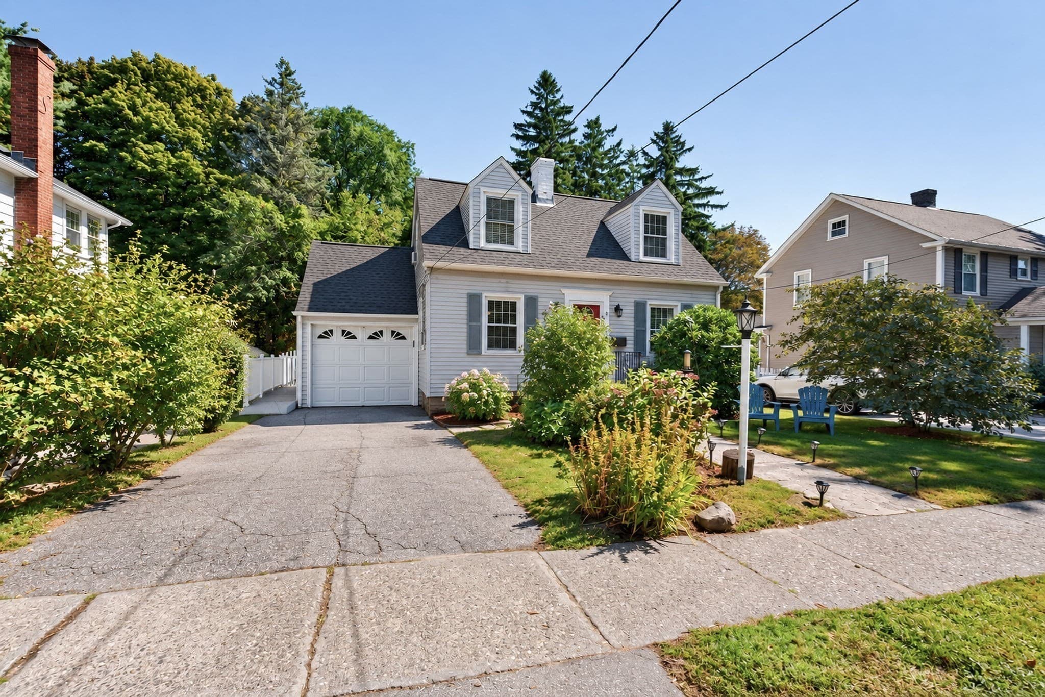 Single Family Residence at 8 Lyndale Rd, Worcester MA 01606, Worcester, photo 2 of 35