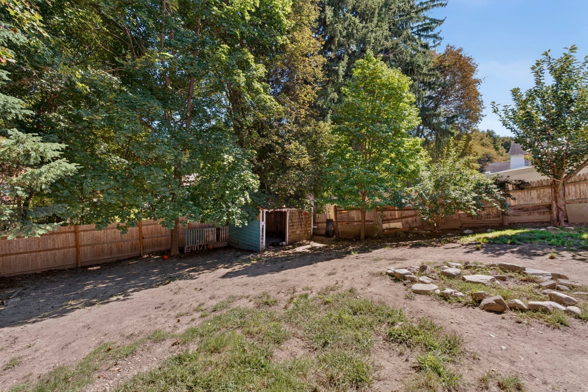 Single Family Residence at 8 Lyndale Rd, Worcester MA 01606, Worcester, photo 32 of 35