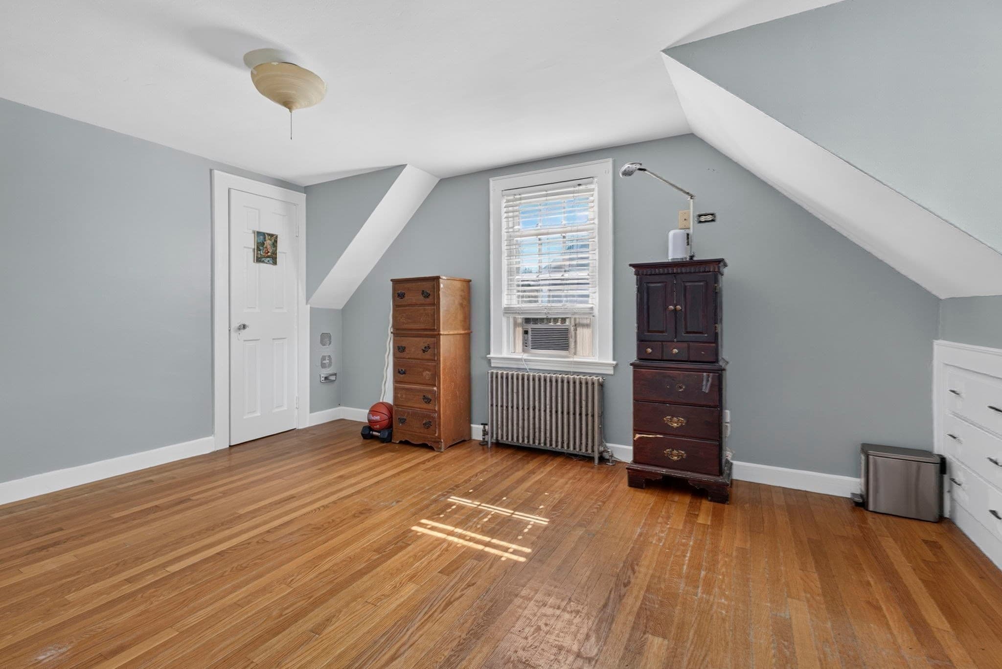 Single Family Residence at 8 Lyndale Rd, Worcester MA 01606, Worcester, photo 20 of 35
