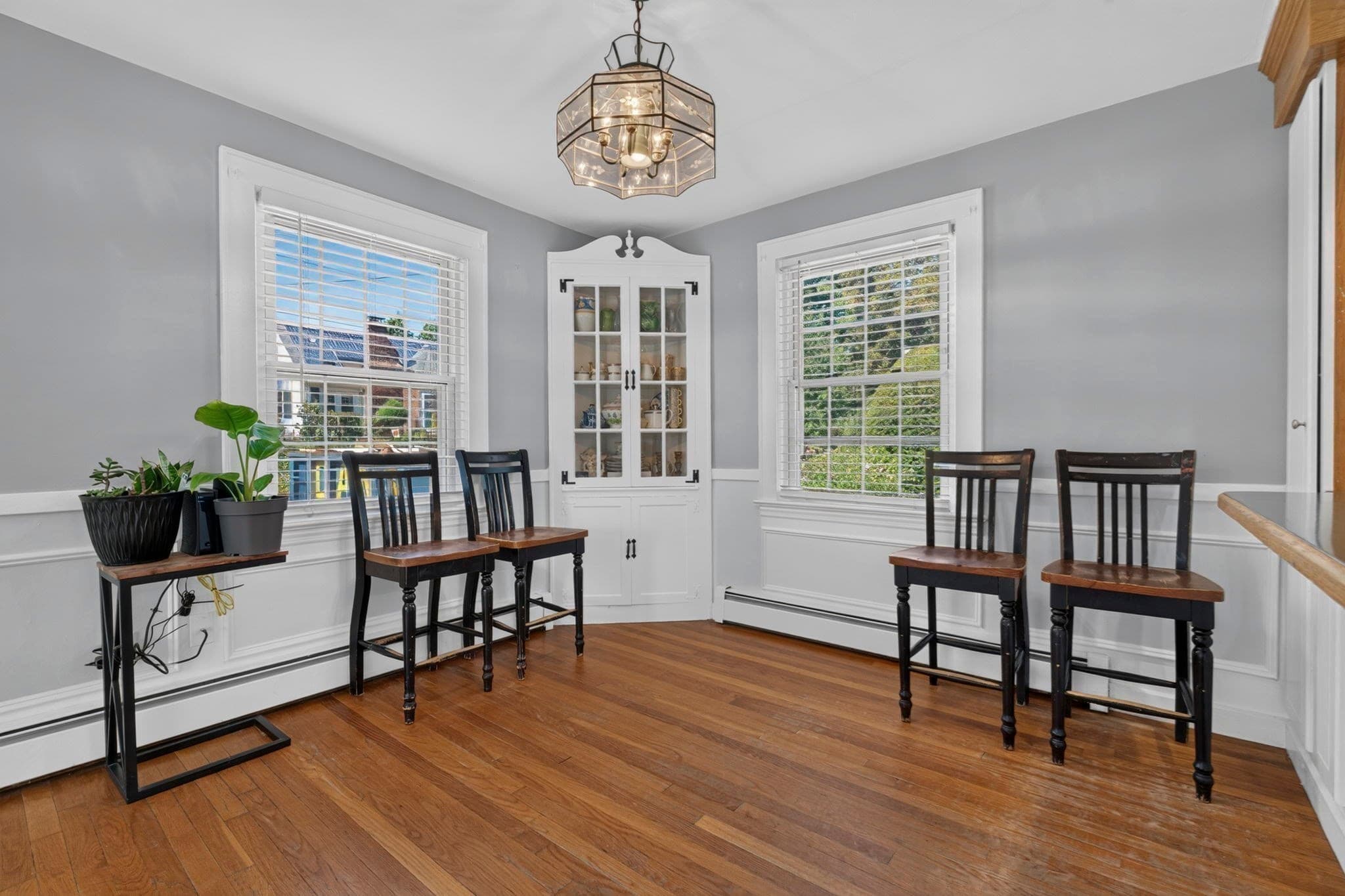 Single Family Residence at 8 Lyndale Rd, Worcester MA 01606, Worcester, photo 9 of 35