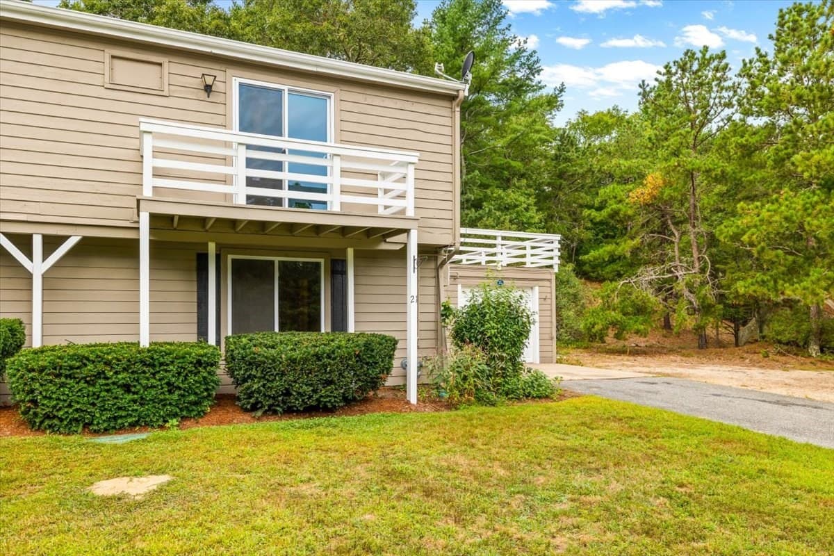 Condominium at 21 Surrey Ln # 21, Bourne MA 02532, Bourne, photo 3 of 30