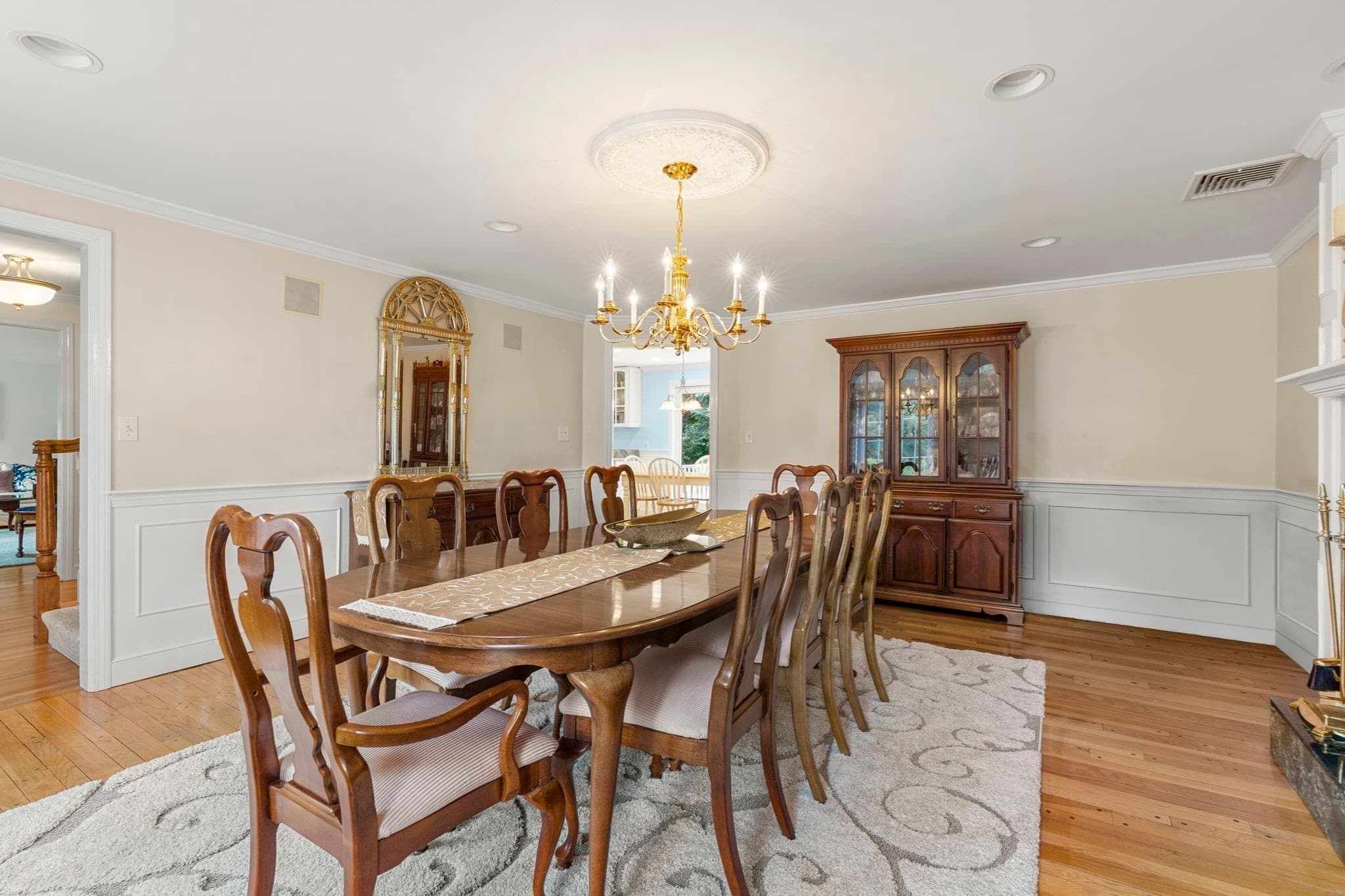 Single Family Residence at 9 Eisenhower Circle, Wellesley MA 02482, Wellesley, photo 10 of 38