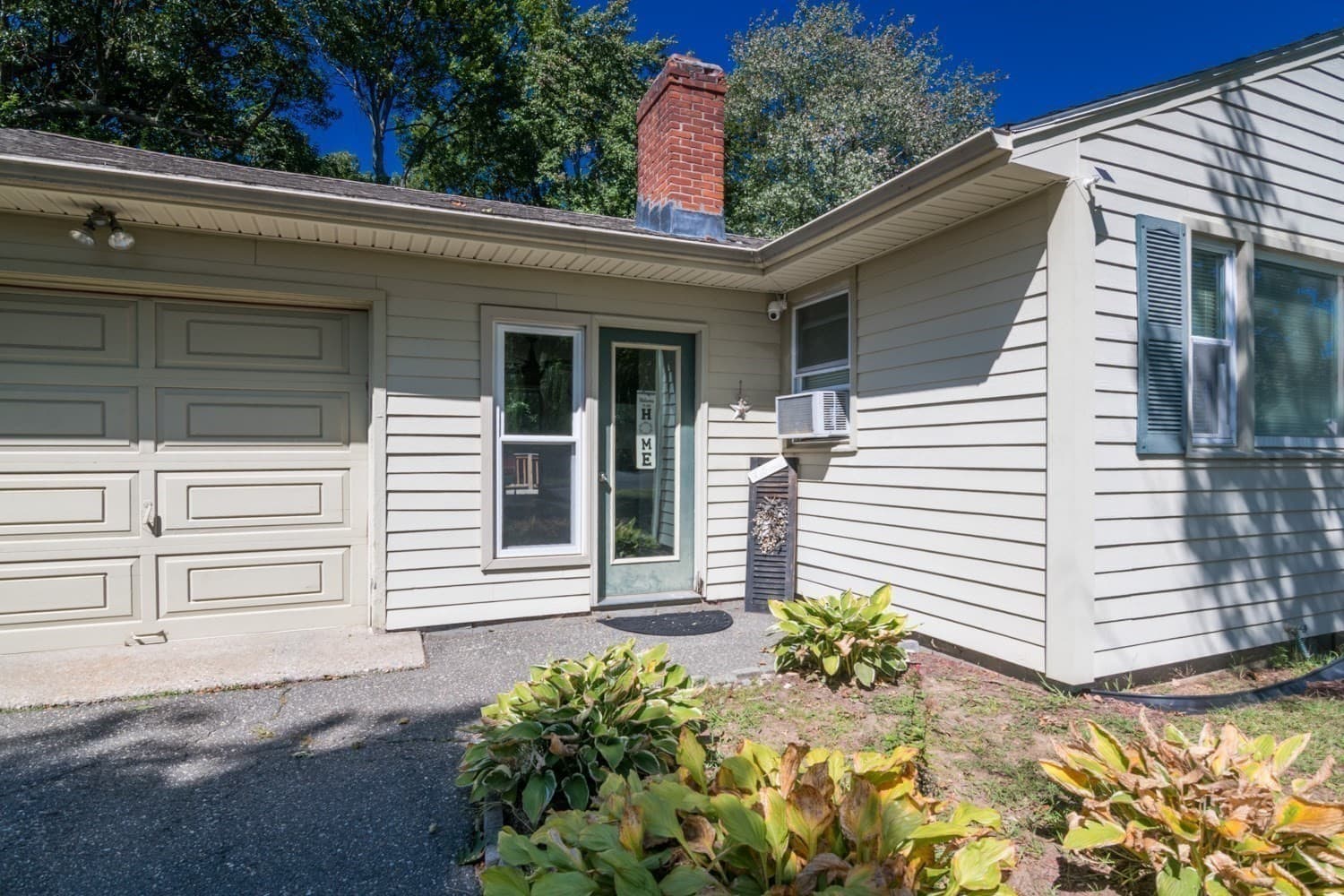 Single Family Residence at 262 Cooper Street, Agawam MA 01001, Agawam, photo 4 of 28
