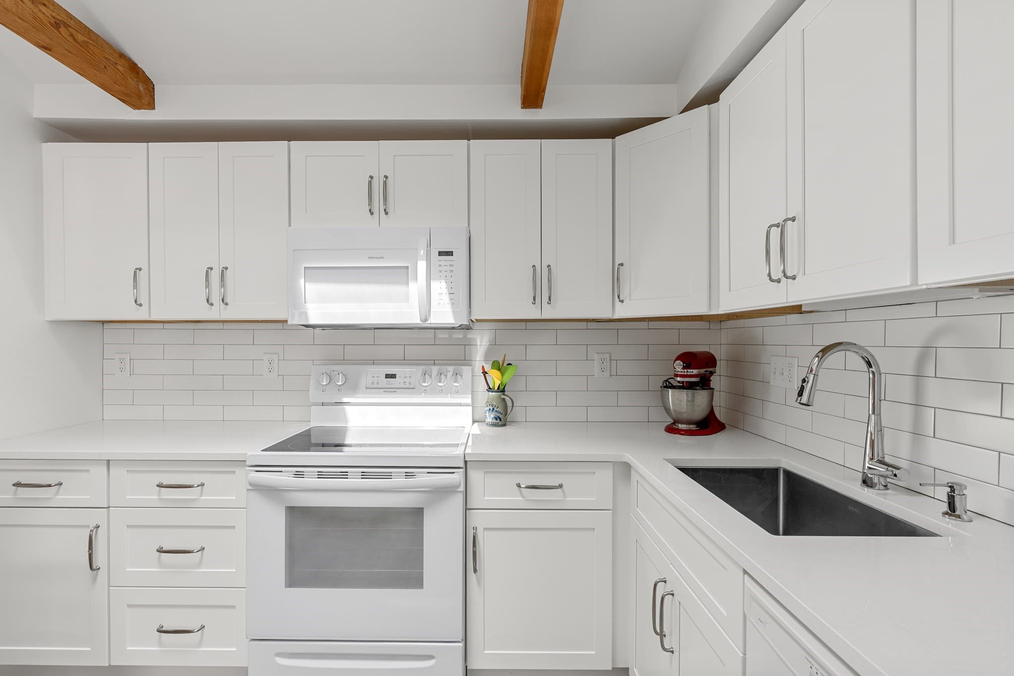 Single Family Residence at 248 Poponessett Rd, Barnstable MA 02635, Barnstable, photo 10 of 42