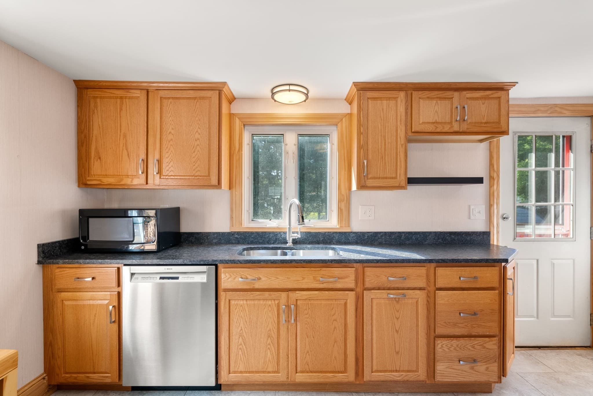 Single Family Residence at 41 Jones Ave, Randolph MA 02368, Randolph, photo 11 of 42