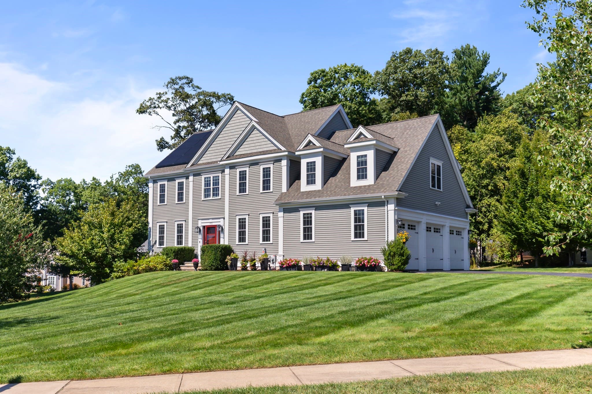 Single Family Residence at 560 Shining Rock Dr, Northbridge MA 01534, Northbridge, photo 2 of 42