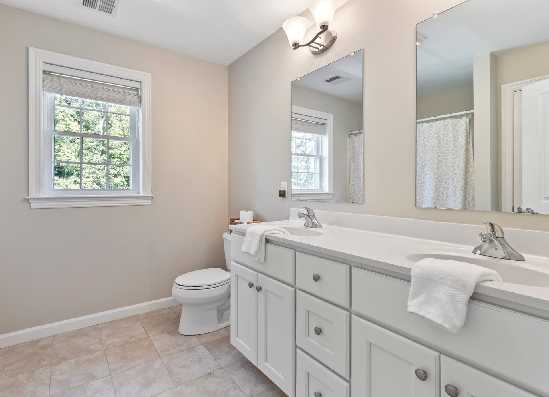 Single Family Residence at 560 Shining Rock Dr, Northbridge MA 01534, photo 24 of 42