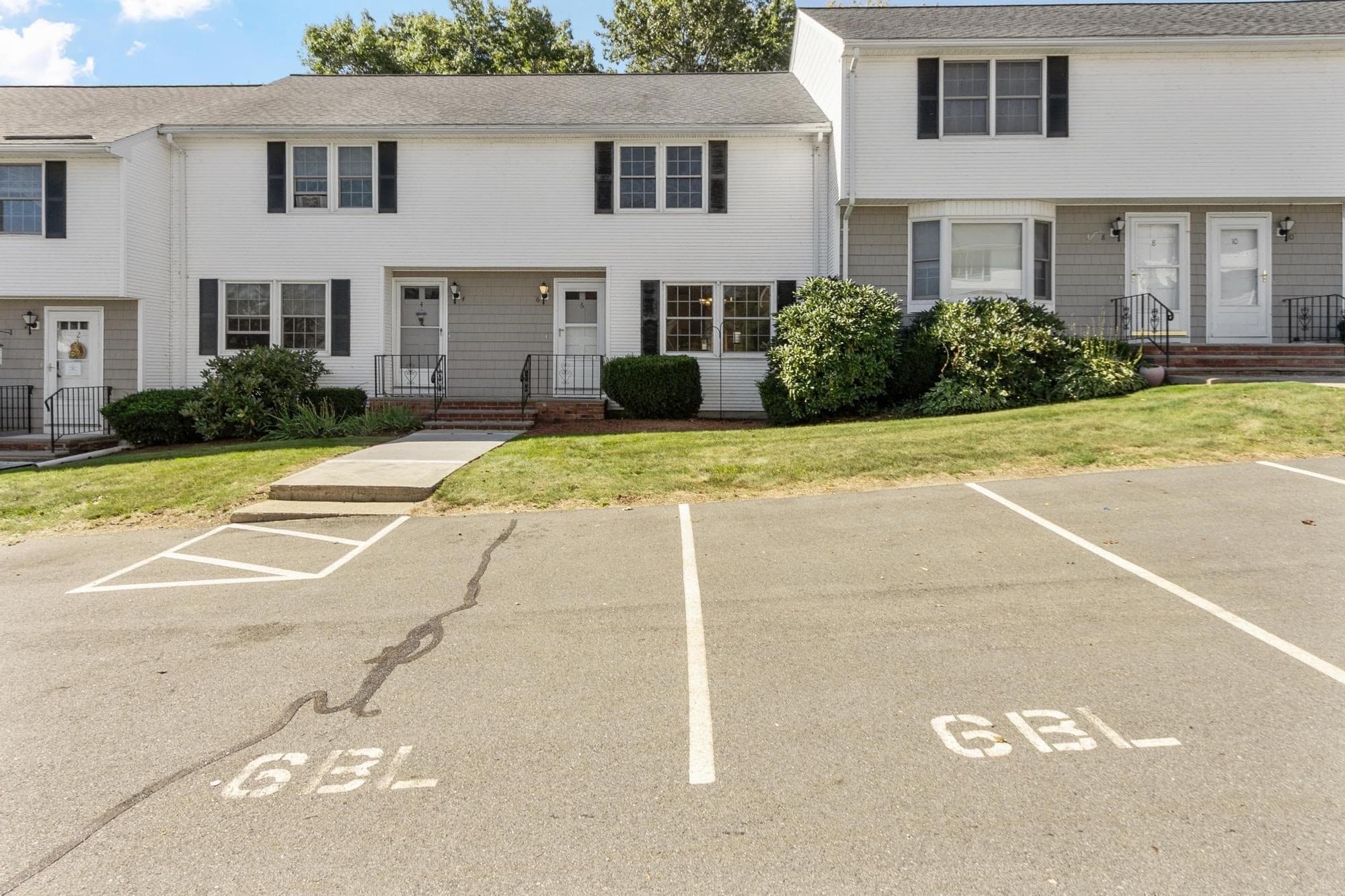 6 Brandee # 6, Methuen MA 01844