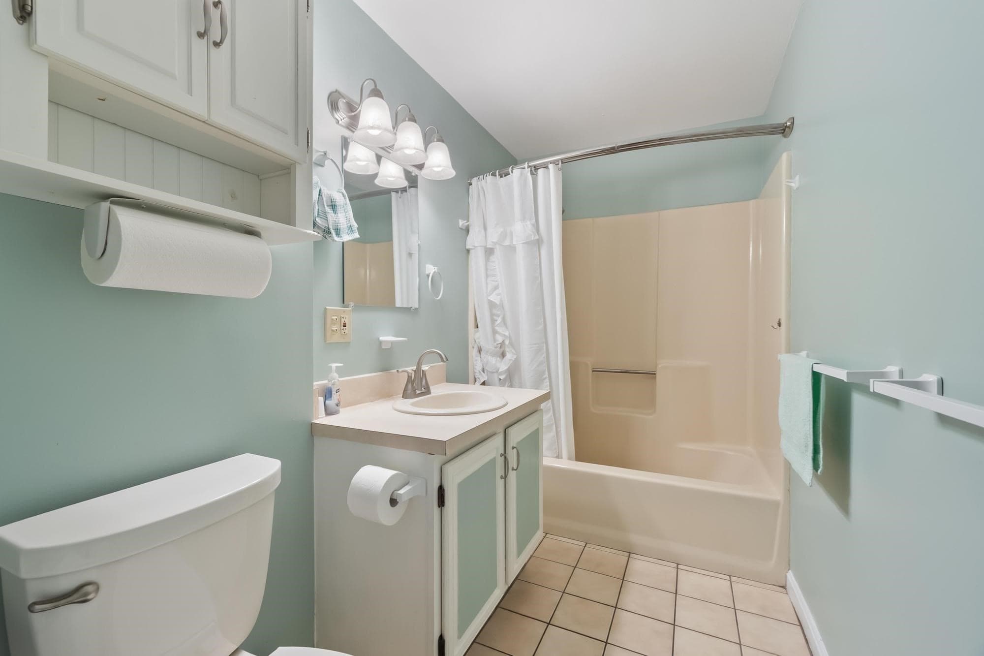 Condominium at 6 Brandee # 6, Methuen MA 01844, Methuen, photo 28 of 41