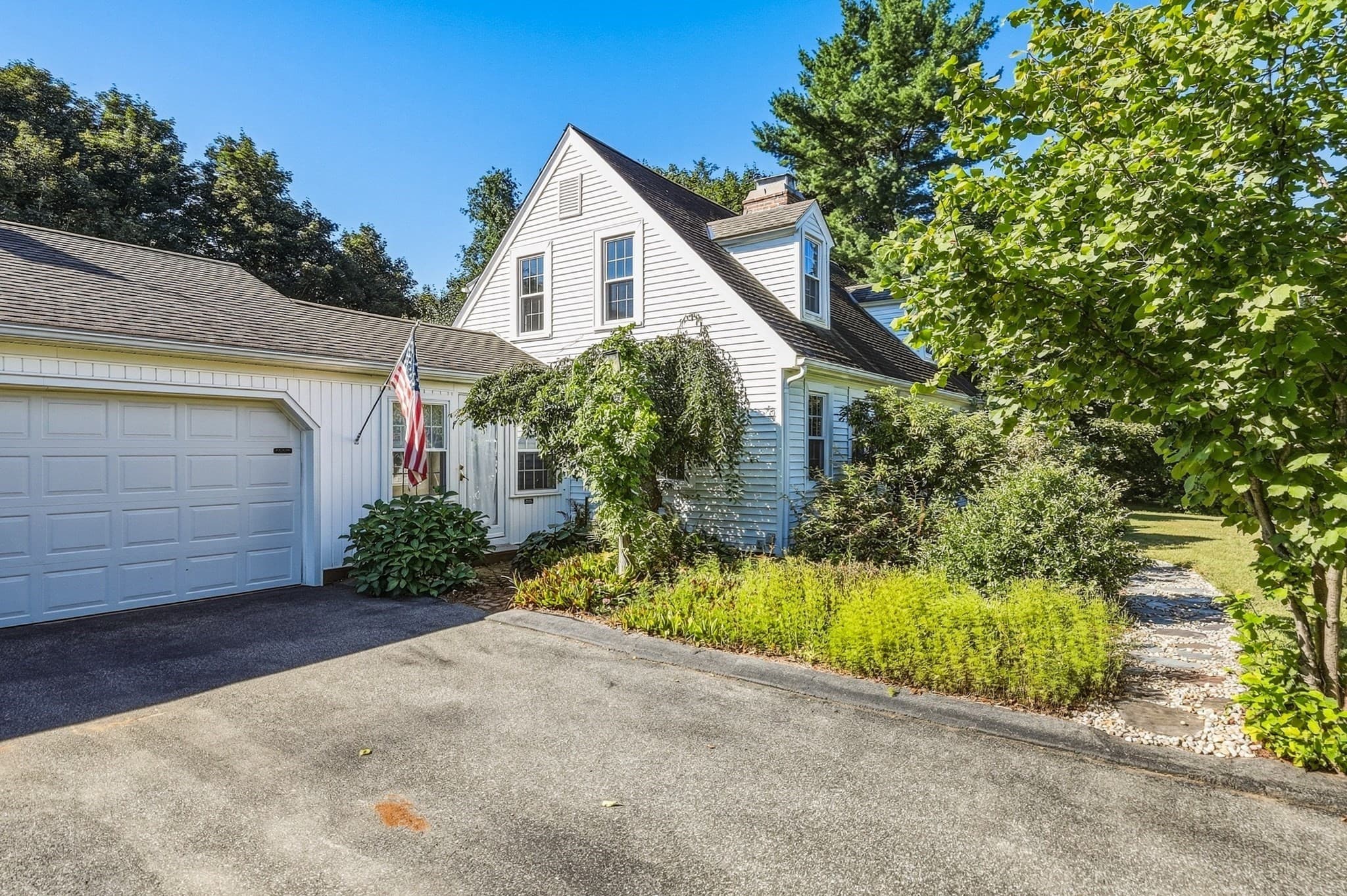 Single Family Residence at 16 Hunting Lane, Wilbraham MA 01095, Wilbraham, photo 3 of 42