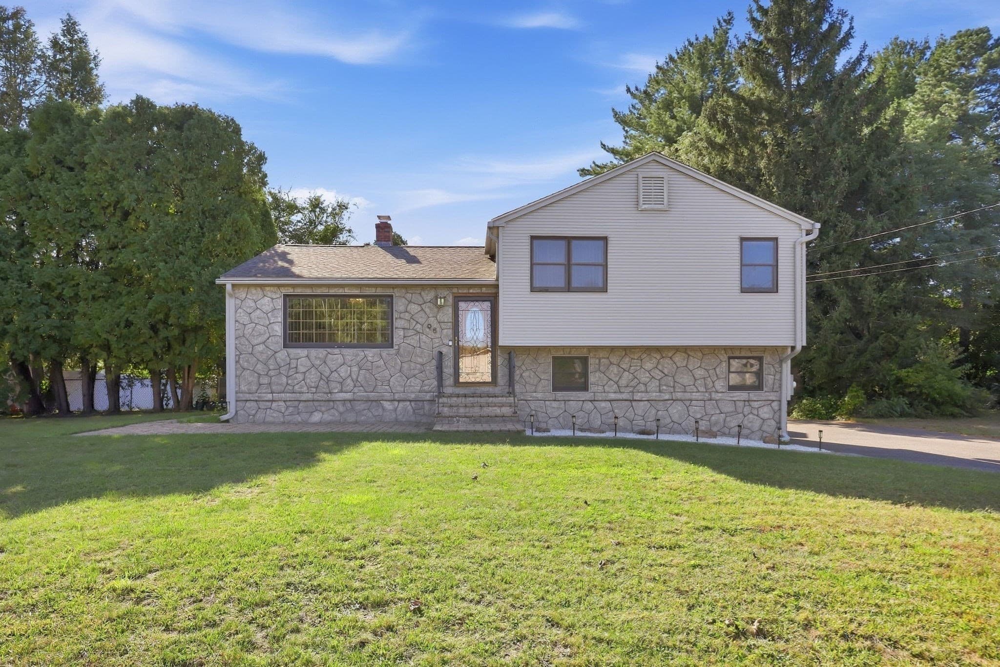 Single Family Residence at 98 Meadowlark Dr, Longmeadow MA 01106, Longmeadow, photo 2 of 35