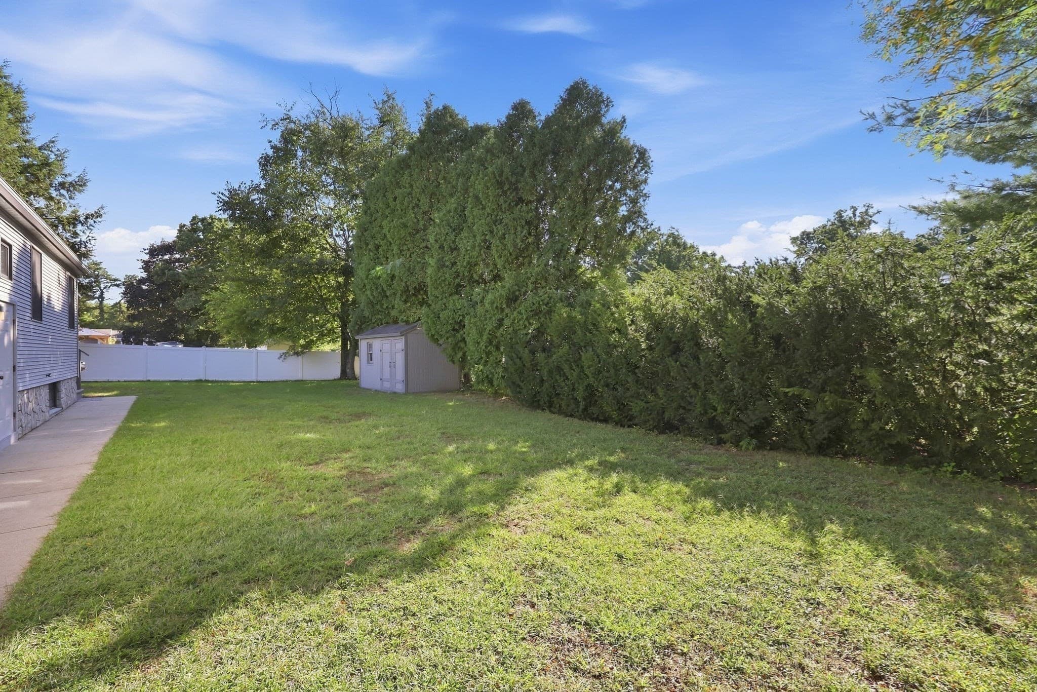 Single Family Residence at 98 Meadowlark Dr, Longmeadow MA 01106, Longmeadow, photo 32 of 35